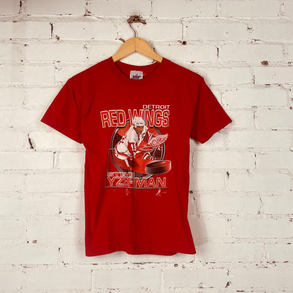 Vintage Steve Yzerman Detroit Red Wings Tee (Small)