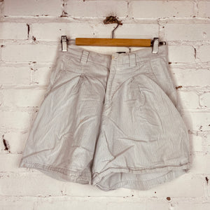 Vintage Stirped Liz Wear Shorts (Size 6)